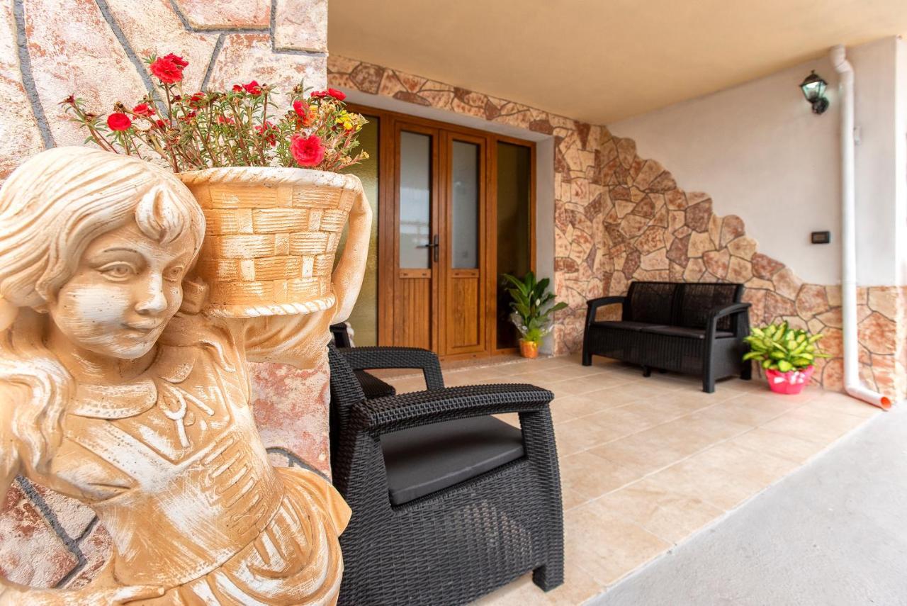 Da Mario & Marianna Apartment Campanedda Exterior photo